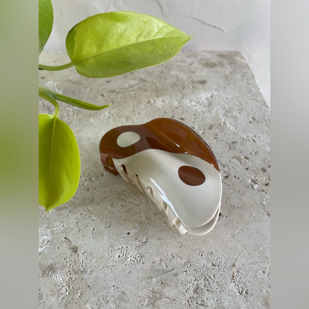 Yin Yang claw clip